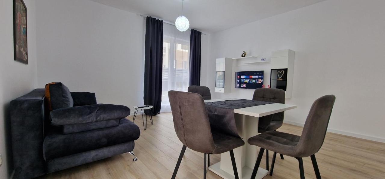Visaj Homes Giroc Екстер'єр фото